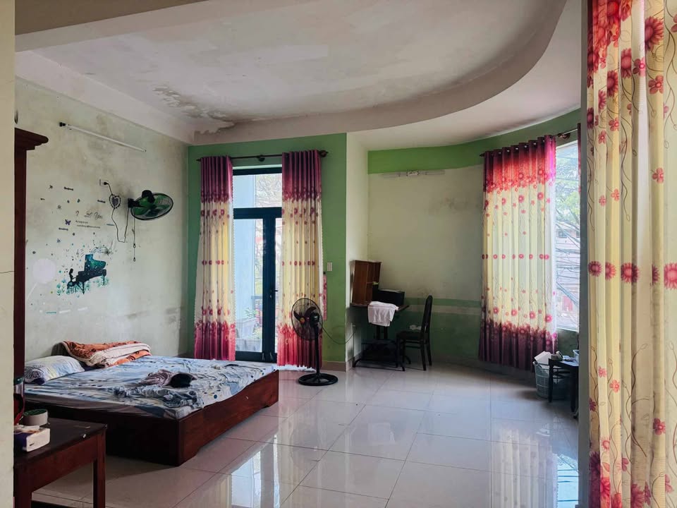 Nhà cho thuê 3 tầng mặt tiền Kinh Dương Vương 100m² - Sẵn sàng vào ở!