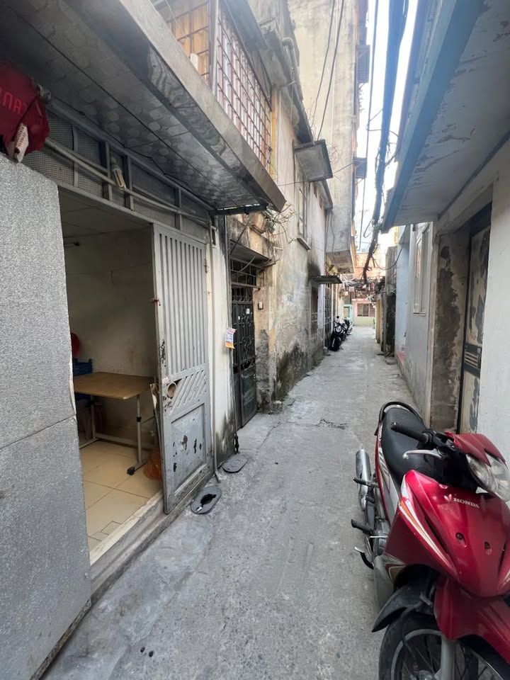 Căn hộ Tập thể Tân Mai 15m² giá 1.52 tỷ - Sở hữu ngay không cần chờ đợi!