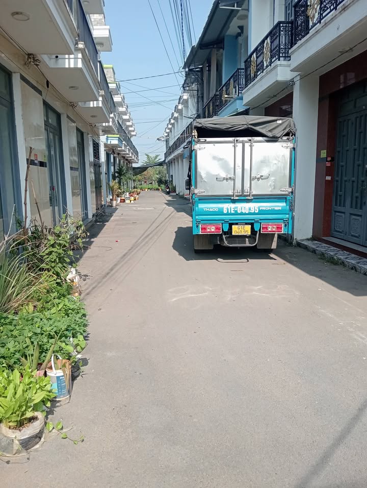 Nhà lô góc 2 mặt tiền xã Long Hòa 88m² giá 1.9 tỷ - Dân cư đông đúc!