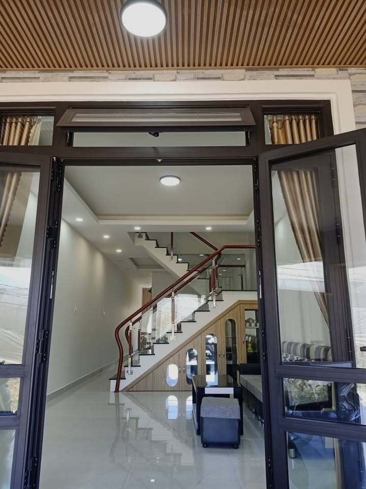 Nhà phố Tô Vĩnh Diện, Đà Lạt 90m² giá 3,1 tỷ - Sân đậu ô tô tiện lợi!