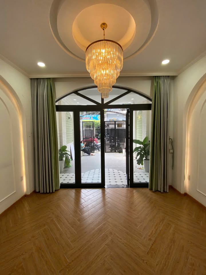 Nhà cho thuê Lê Văn Sỹ 70m² giá 20 triệu - Hẻm xe hơi, trung tâm Phú Nhuận!