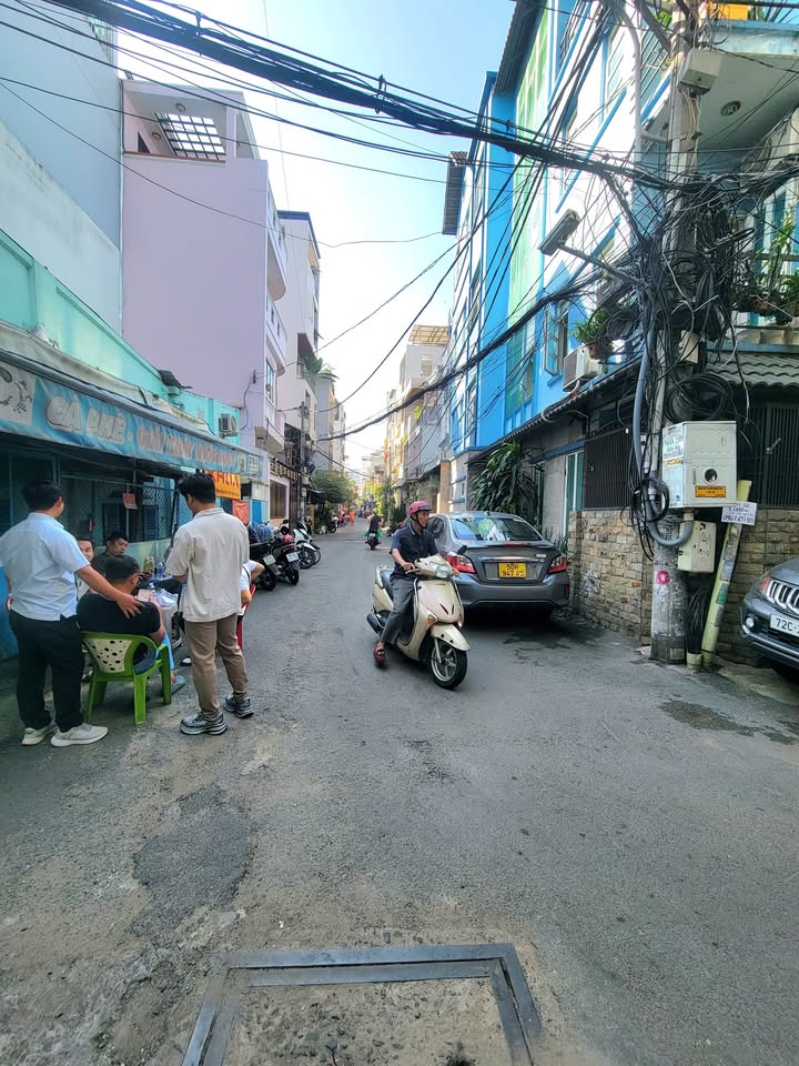 Nhà 3 tầng Thạnh Mỹ Tây 30m² giá 5.68 tỷ - Full nội thất xịn, sát ngã 4 Hàng Xanh!