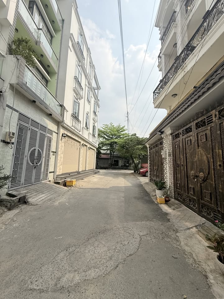 Nhà 4 tầng Thạnh Xuân 24, Quận 12, 62m² giá 6.35 tỷ - Ô tô ngủ trong nhà!