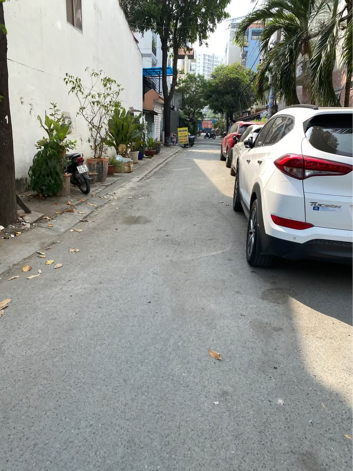 Nhà phố Cư xá Ngân hàng Quận 7 40m² giá 7 tỷ - Ô tô đỗ cửa, sẵn sàng vào ở!