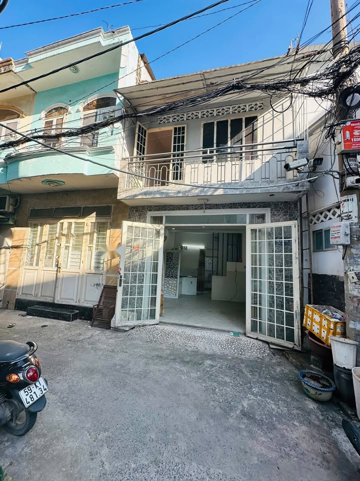 Nhà phố 2 tầng Gò Vấp 22m² giá 3.15 tỷ - Hẻm ô tô, sẵn sàng vào ở!
