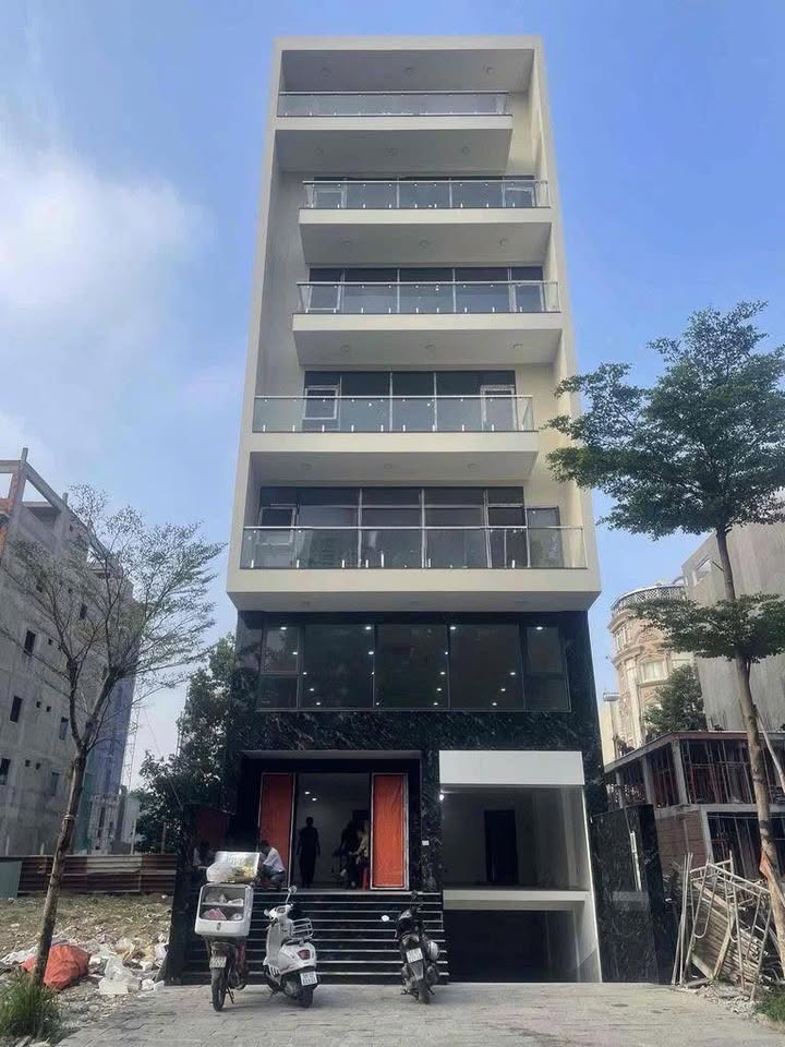 Cho thuê building 6,5 tầng Quận 2 - Thiết kế chuẩn văn phòng, giao thông thuận lợi!