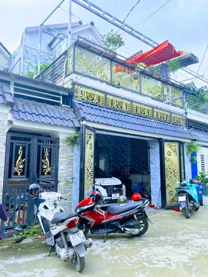 Nhà phố Tân Khánh 102m² giá 2.89 tỷ - Sân xe hơi VIP và sổ riêng!