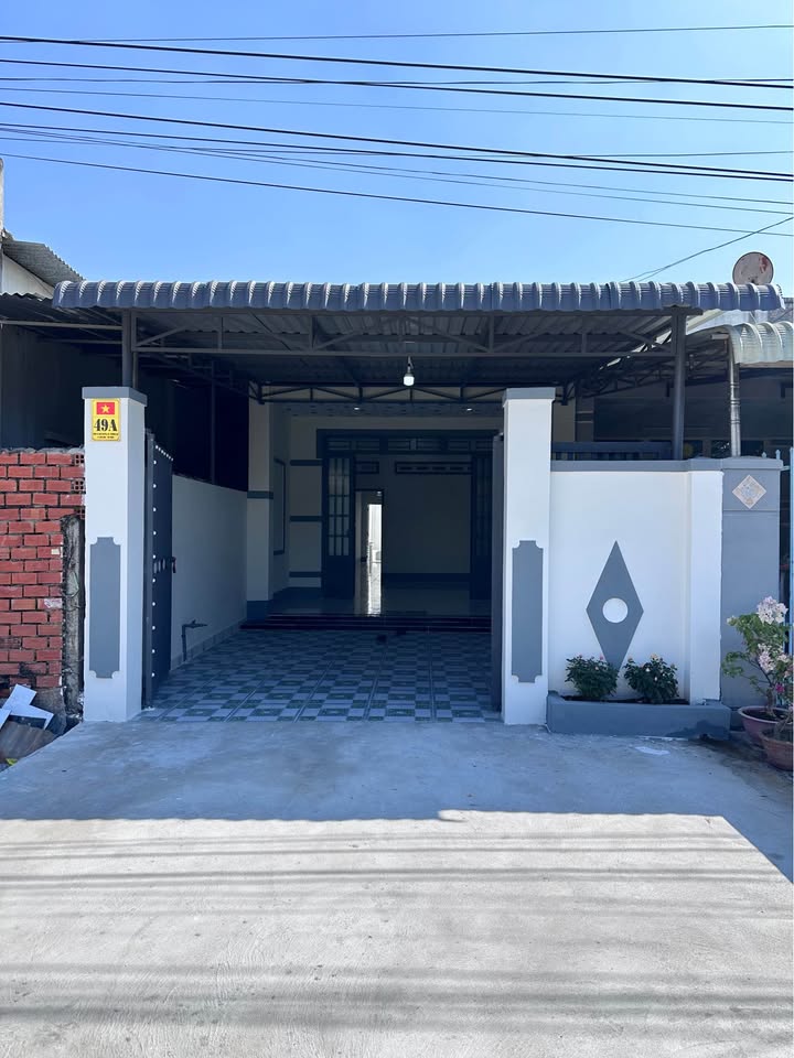 Nhà Tô Bê 126m² giá 1.18 tỷ - Sẵn sàng vào ở ngay!