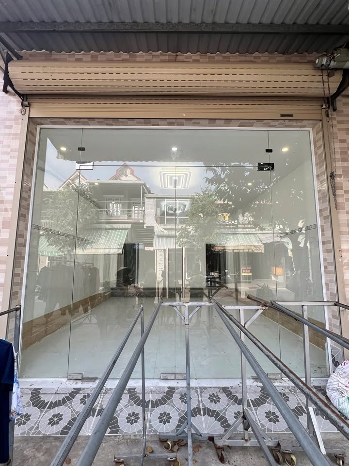 Bán nhà mặt tiền Phường Bến Cát 150m² giá 3.1 tỷ - Kinh doanh đắc địa!