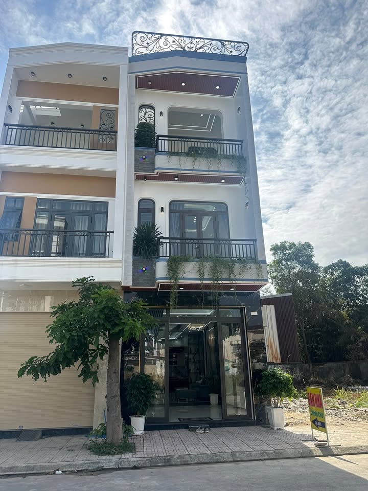 Nhà đẹp Dĩ An 66,6m² giá 4,85 tỷ - Sẵn sàng vào ở ngay!