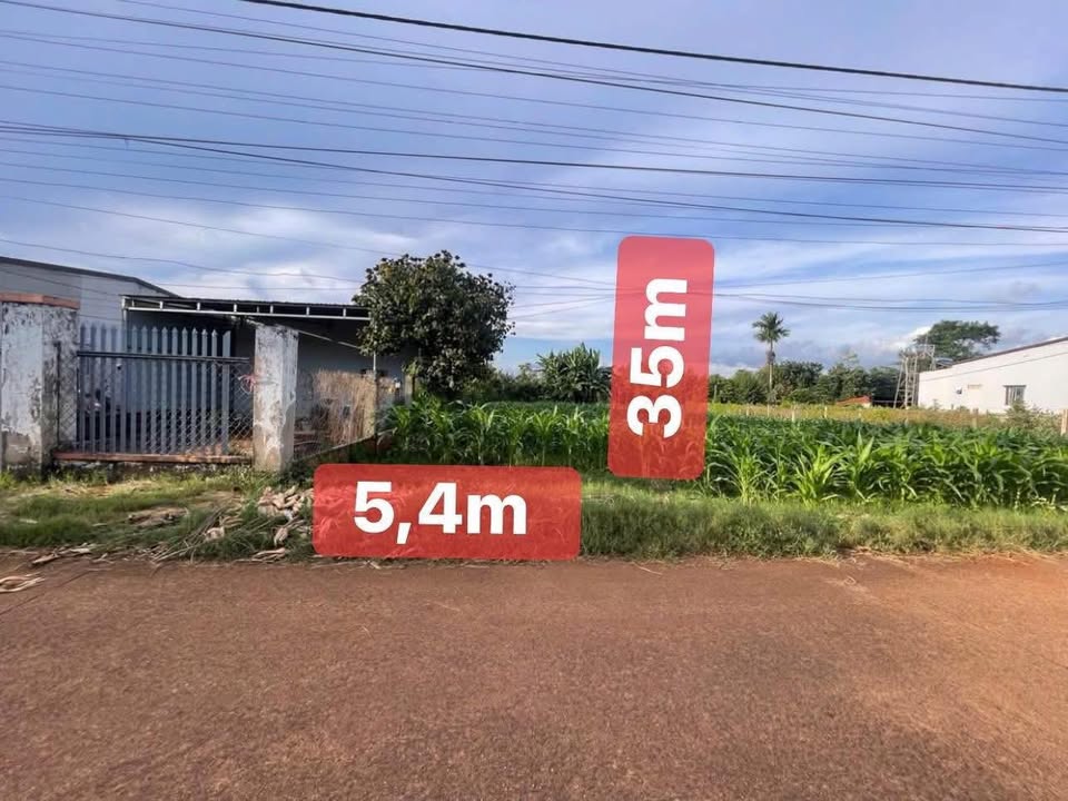 Lô đất đẹp Xã Quảng Phú 189m² giá 690 triệu - Khu dân cư đông đúc!