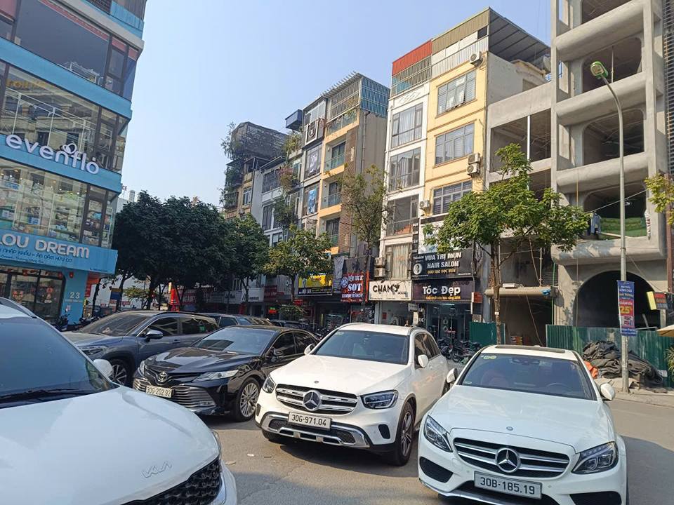 Nhà 7 tầng Ngõ 21 Trương Công Giai 75m² giá 21,5 tỷ - Đầu tư sinh lời cao!