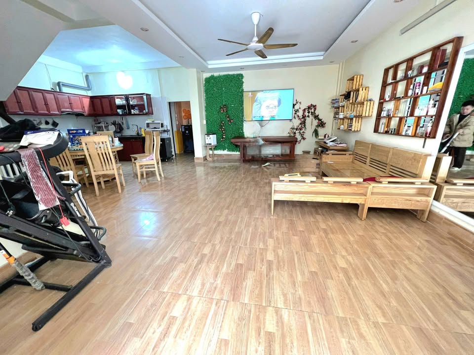 Nhà 2 tầng tại Phường Ngọc Xuân 120m² giá 1 tỷ - Full nội thất, ô tô đỗ cửa!