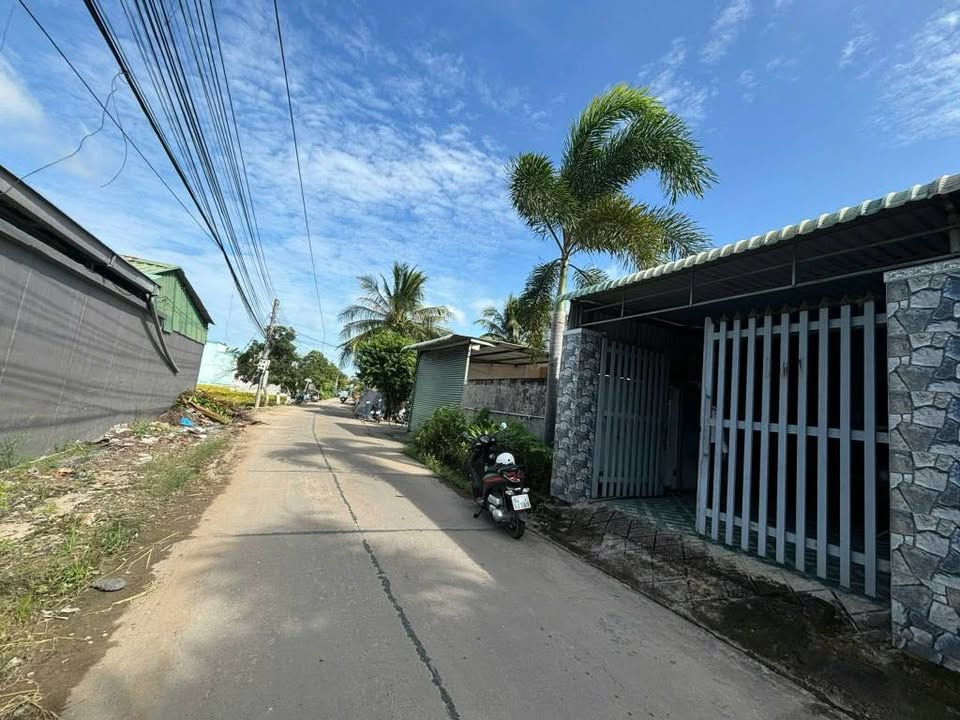 Nhà riêng tại hẻm 570, Phường 7, TP Tân An 128m² giá 1.8 tỷ - Chính chủ bán gấp!