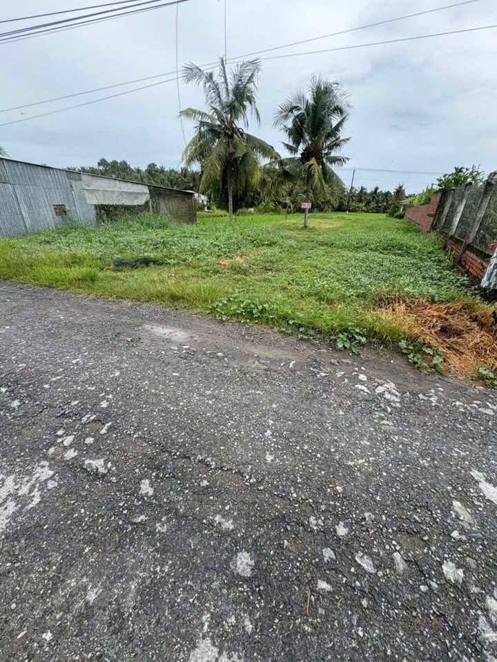 Đất nền Trung Thành, Vũng Liêm 700m² giá 1.7 tỷ - Sổ hồng chính chủ, thương lượng ngay!