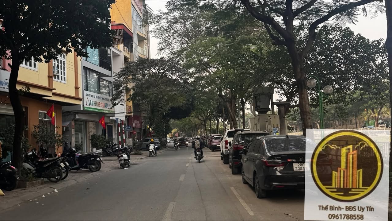 Mặt phố Nguyễn Đình Hoàn, Cầu Giấy 55m² giá 32 tỷ - Kinh doanh đỉnh cao!