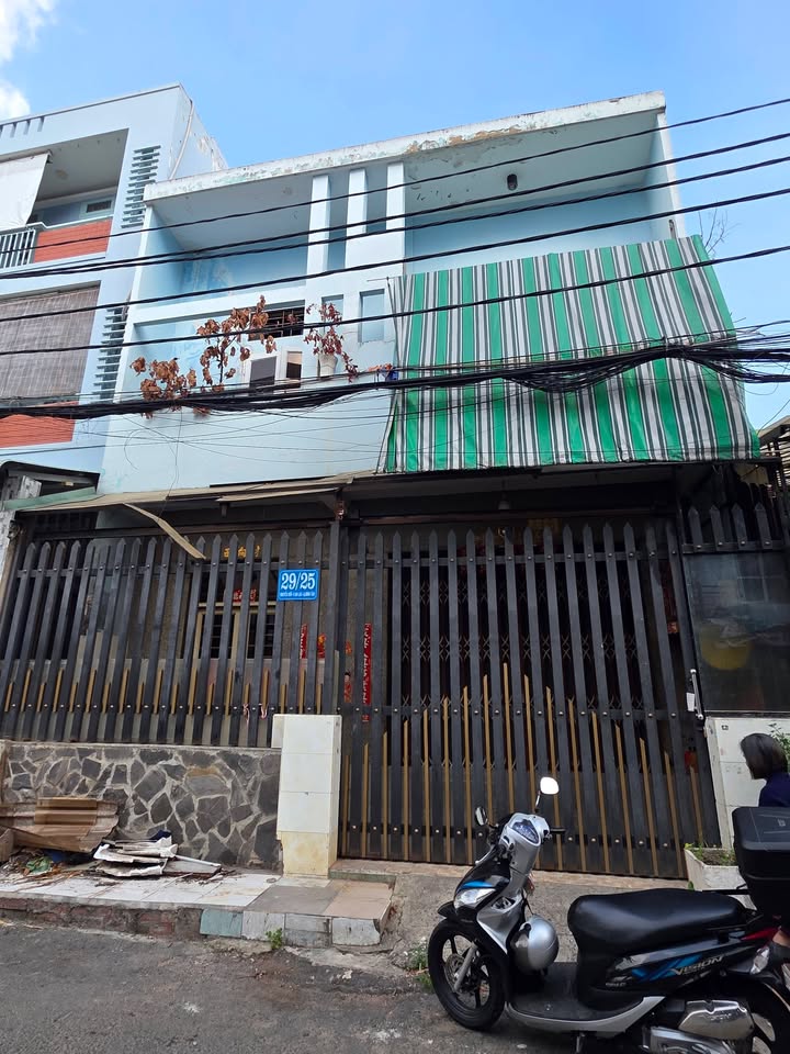 Nhà mặt tiền Nguyễn Hới, Bình Tân 152m² giá 28 triệu - Thích hợp làm kho, văn phòng