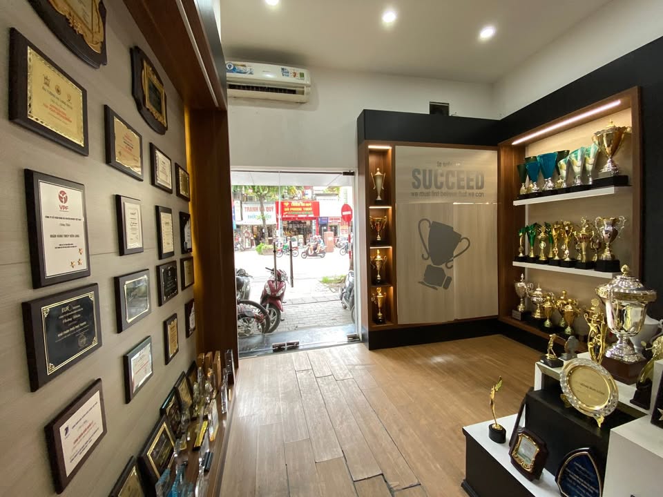 Cửa hàng cho thuê phố Nguyễn Thái Học, quận Ba Đình, 45m² - Mặt tiền 6m, điện nước riêng