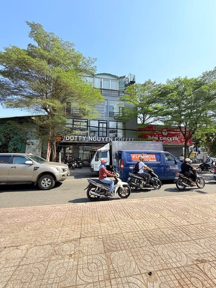 Lô góc mặt tiền Chế Lan Viên, Quận Tân Bình 147m² giá 12.6 tỷ - Đầu tư kinh doanh sinh lời!