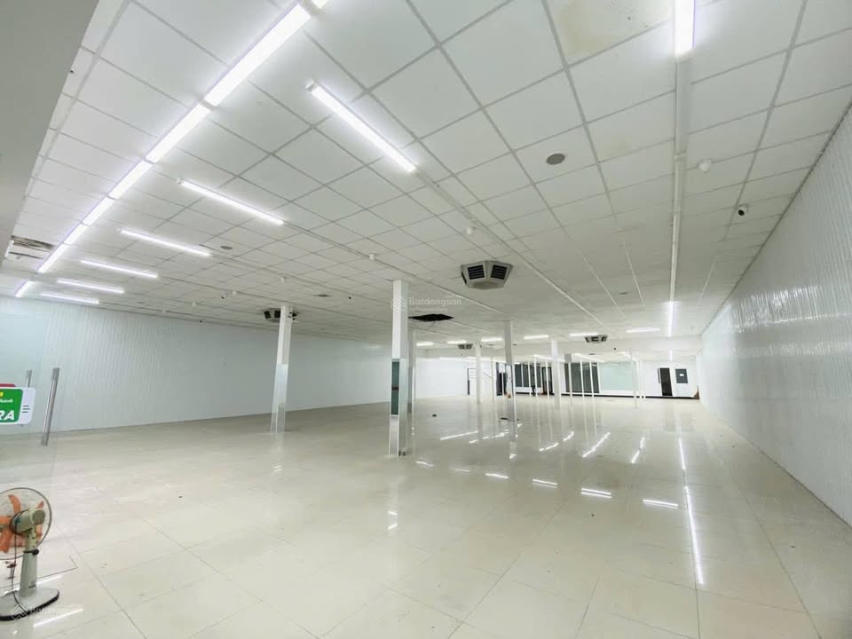 Cho thuê mặt bằng mặt tiền đường Đồng Khởi 550m² - Vị trí đẹp, setup sẵn!