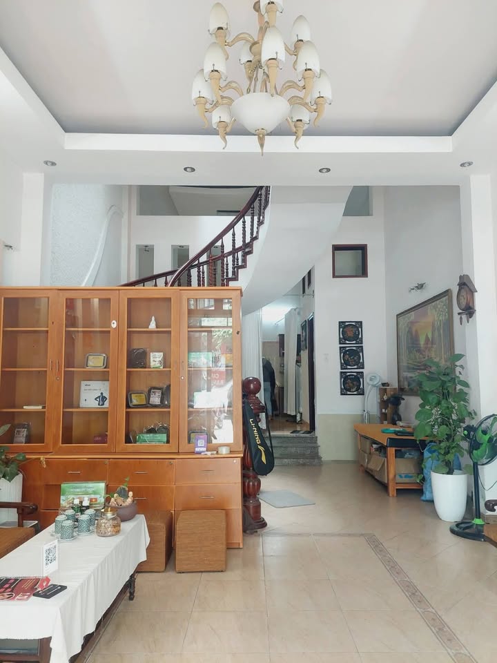 Nhà 3 tầng cho thuê mặt tiền Lương Nhữ Hộc, Hải Châu 90m² - Đường sầm uất, giá chỉ 17 triệu!