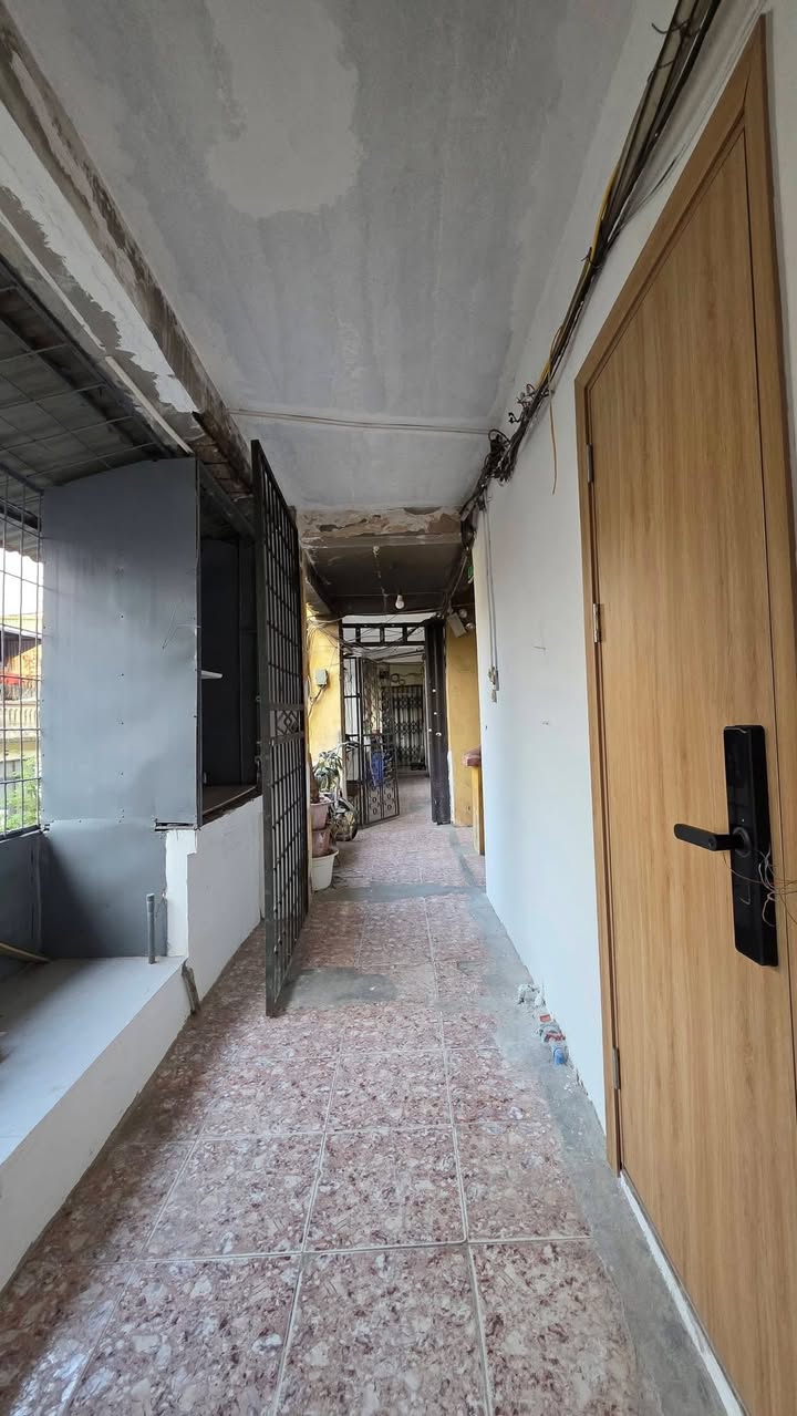 Căn hộ Tập thể Quỳnh Lôi - Quỳnh Mai 56m² giá 3.65 tỷ - Full nội thất, ô tô tiện lợi!