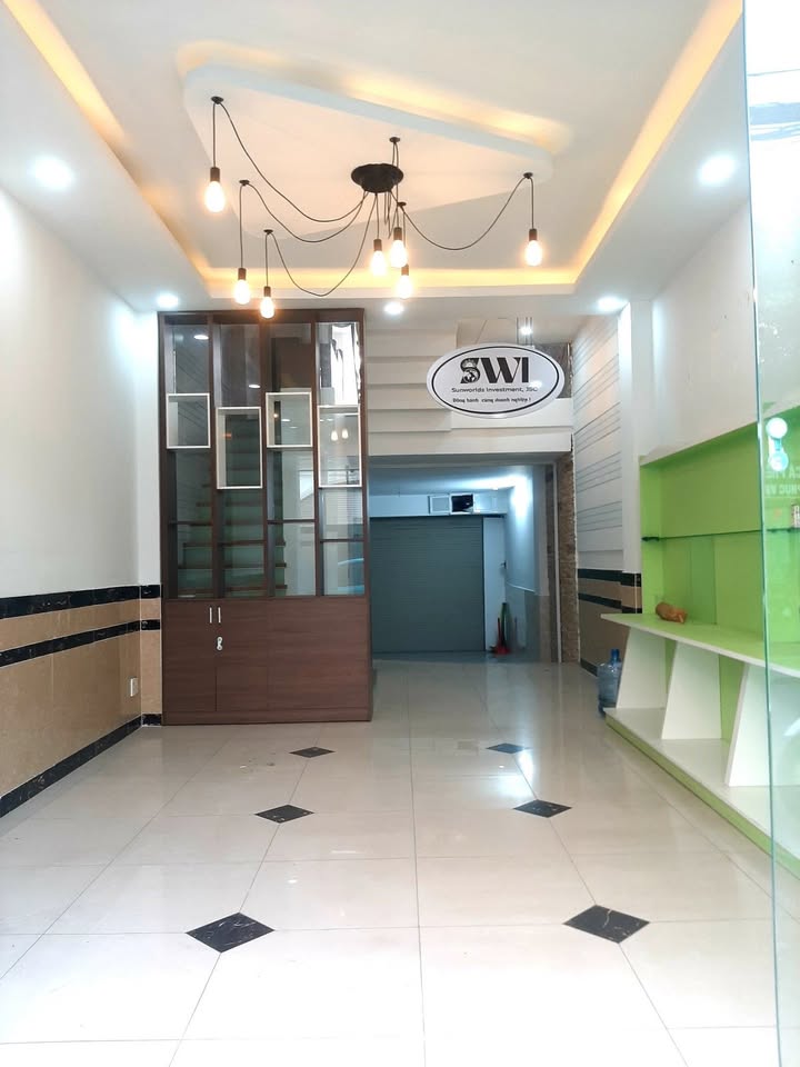 Nhà mặt tiền kinh doanh Tân Bình 64m² giá 10.9 tỷ - Địa điểm đắc địa gần sân bay T3!