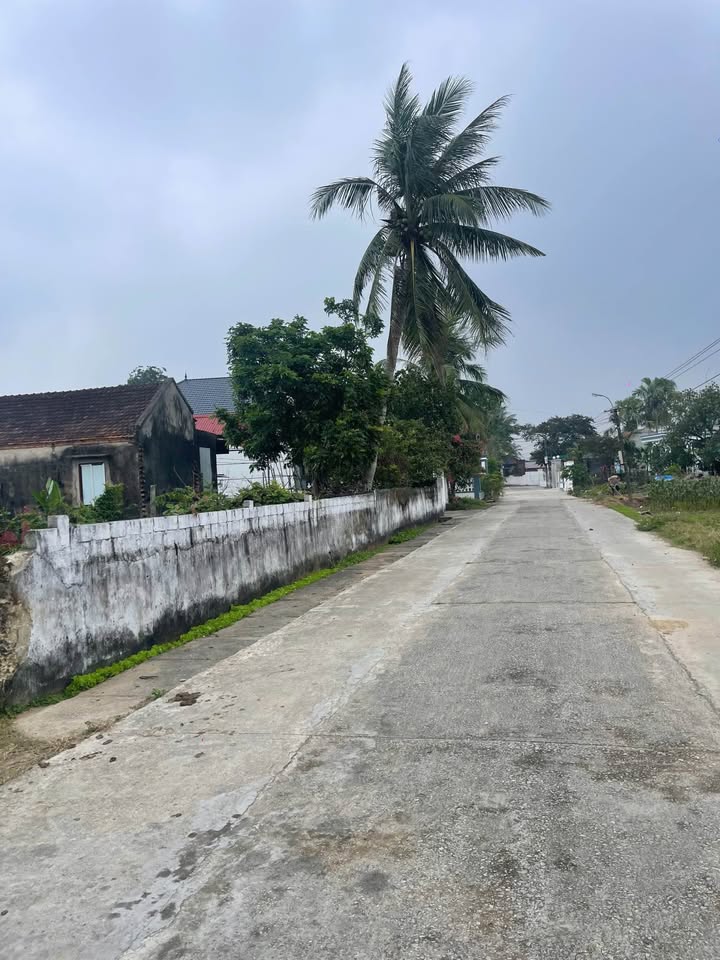 Bán đất thổ cư Quảng Long 145m² giá 680 triệu - Vị trí đắc địa gần UBND