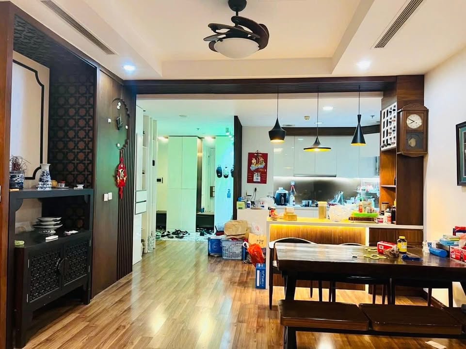 Căn hộ 3 ngủ R1 KĐT Royal City 136m² giá 1x tỷ - Cơ hội đầu tư hấp dẫn!