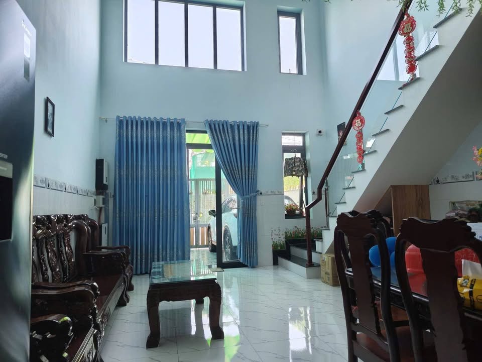 Nhà gác lửng mới tinh tại phường Thuận An, 99.9m² giá 4 tỷ - Sẵn sàng vào ở ngay!