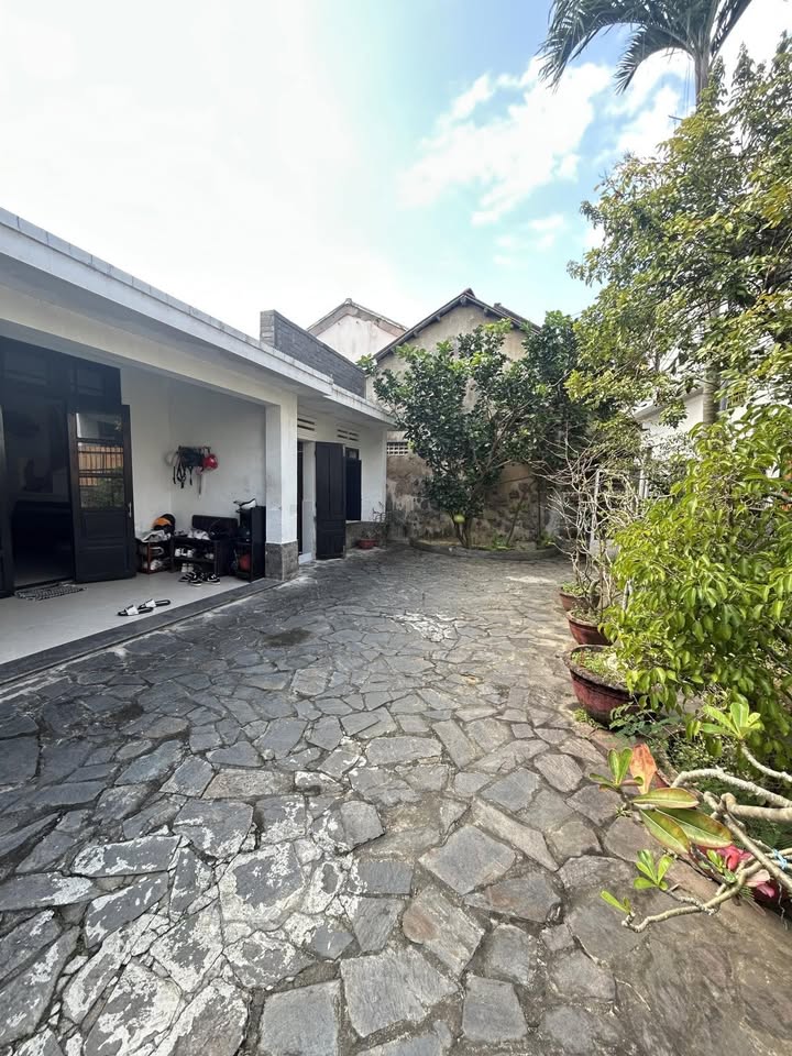 Nhà Kiệt Cửa Đại, Hội An 333m² giá 12.5 tỷ - Kinh doanh sầm uất!