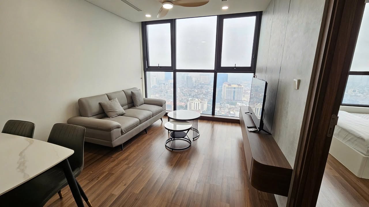 Căn hộ Mipec Long Biên 85m² giá 10 tỷ - Ban công hướng Nam thoáng mát!