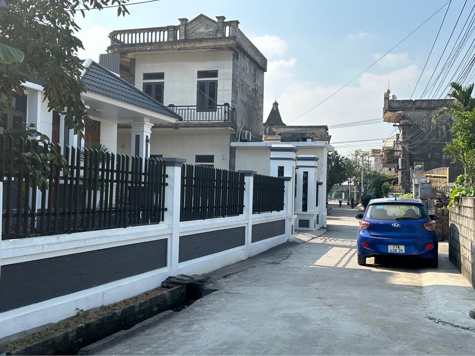 Đất nền lô góc Xã Thanh Tân 92.6m² giá 900 triệu - Khu dân cư sầm uất!