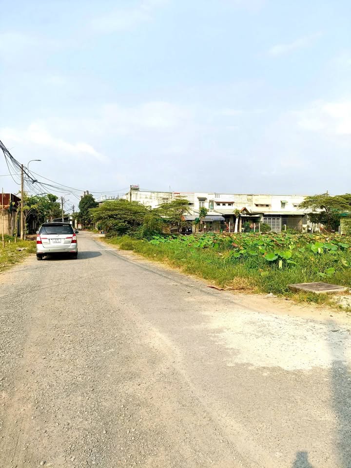 Đất nền Bà Điểm Hóc Môn 120m² giá 3.75 tỷ - Sổ hồng chính chủ, thương lượng ngay!