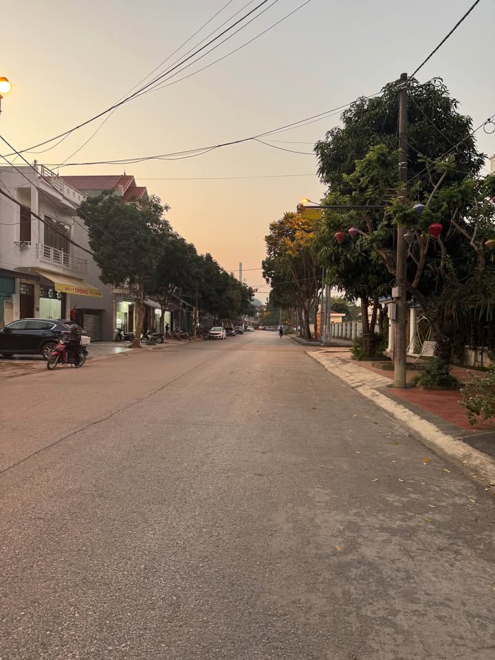 Đất nền Bích Đào, Hoa Lư 80m² giá 5 tỷ - Mặt tiền 5m, hướng Nam