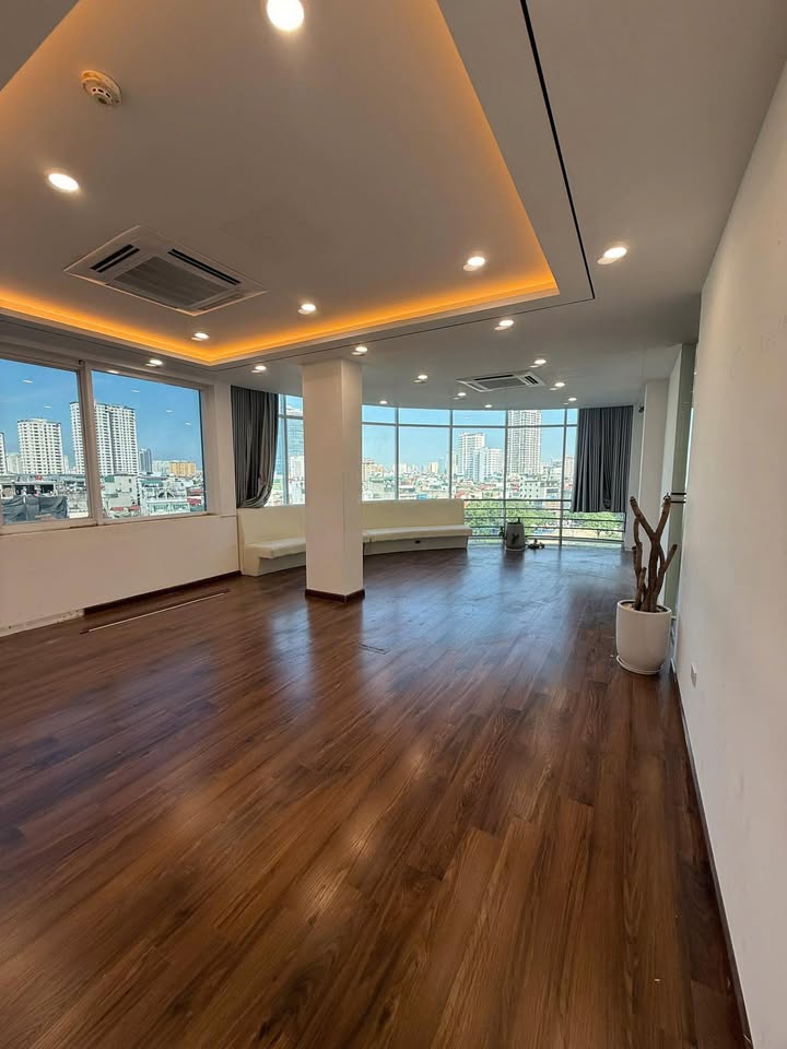 Văn Phòng cho thuê Đường Láng 350m² giá 45 triệu - Địa điểm lý tưởng cho doanh nghiệp!