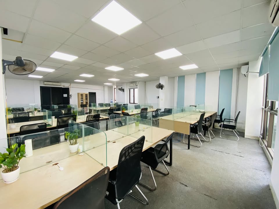 Văn phòng cho thuê tại Vũ Trọng Phụng, Thanh Xuân 60m² chỉ 8.5 triệu/tháng - Mặt phố sầm uất!