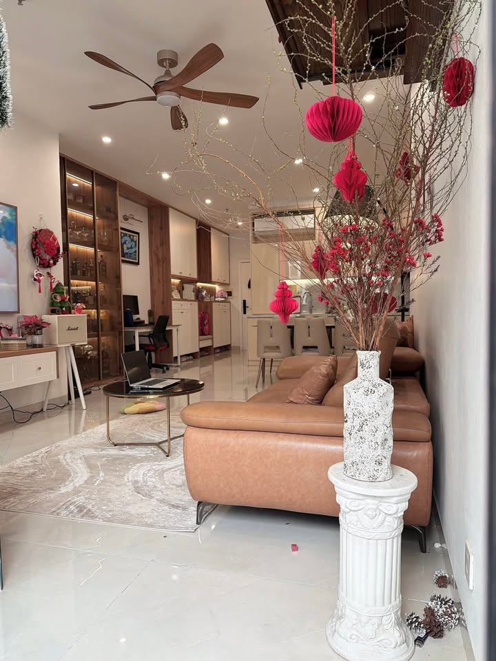 Nhà cho thuê 4 tầng tại 165 Dương Quảng Hàm, Cầu Giấy - Đầy đủ nội thất chỉ việc vào ở!