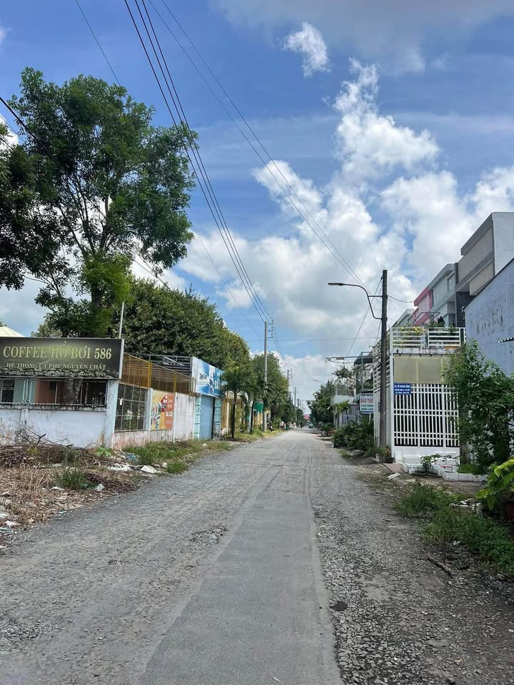 Nhà phố 2 tầng Đường Số 2 KDC 586, Cần Thơ 90m² giá 2.3 tỷ - Chính chủ bán gấp!