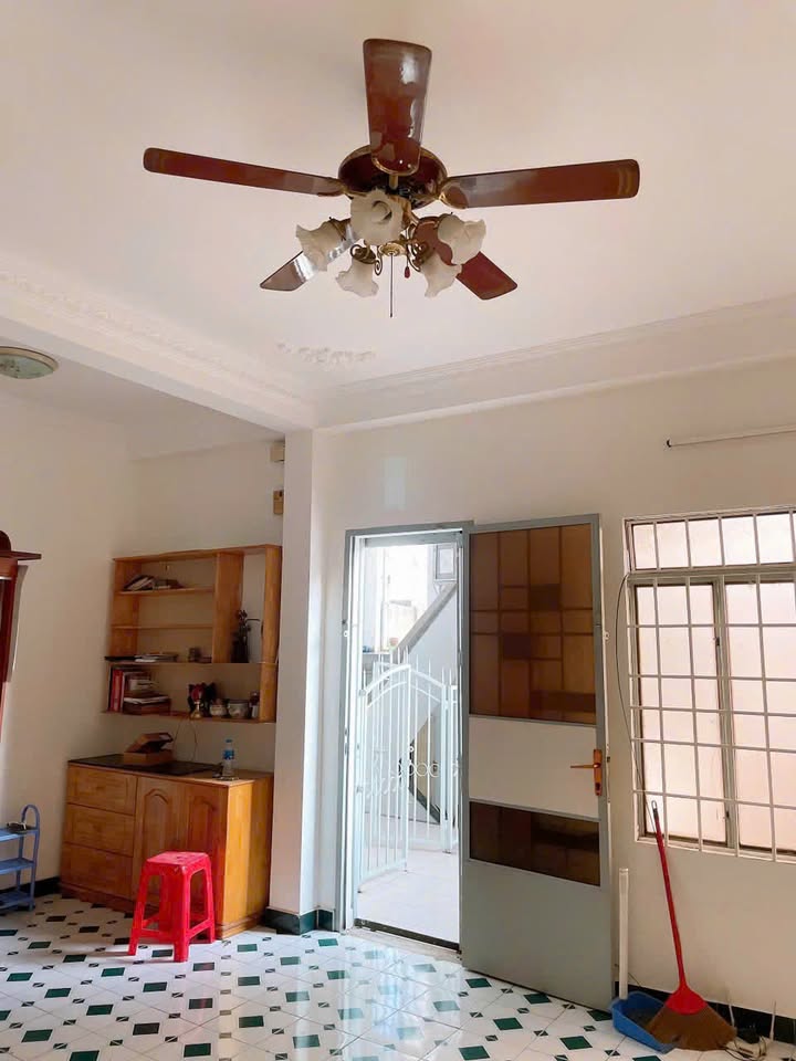 Căn hộ B2 Phường 3 Quận 4 90m² giá 4 tỷ - Nhà mới đẹp, view thoáng