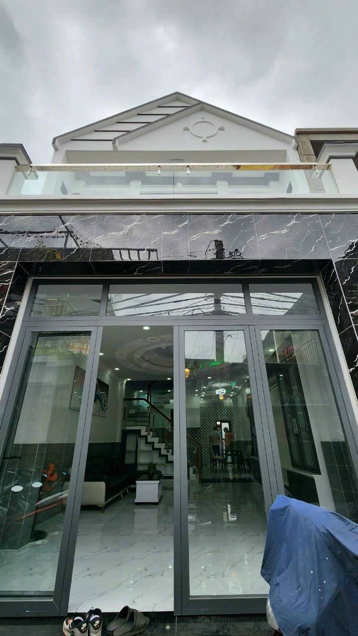 Nhà cho thuê hẻm Huỳnh Tấn Phát, Quận 7, 110m² giá 15 triệu - Đầy đủ nội thất, tiện nghi!