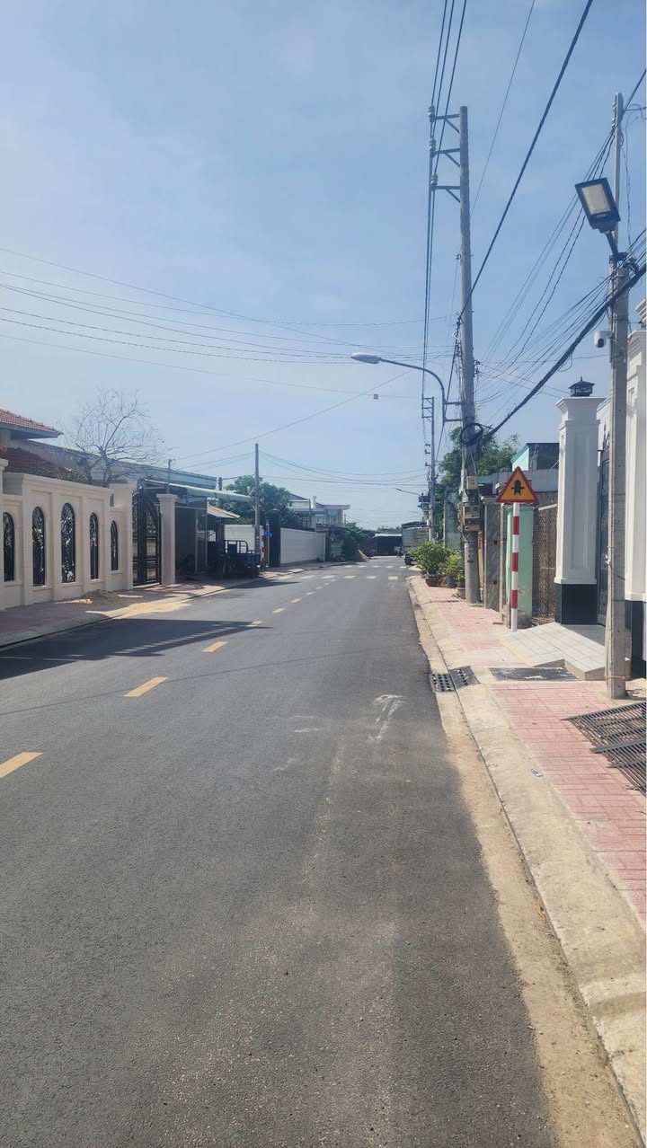 Đất thổ cư 300m² tại Phường Hiệp Ninh, Tây Ninh giá chỉ 310 triệu - Cơ hội đầu tư tốt!