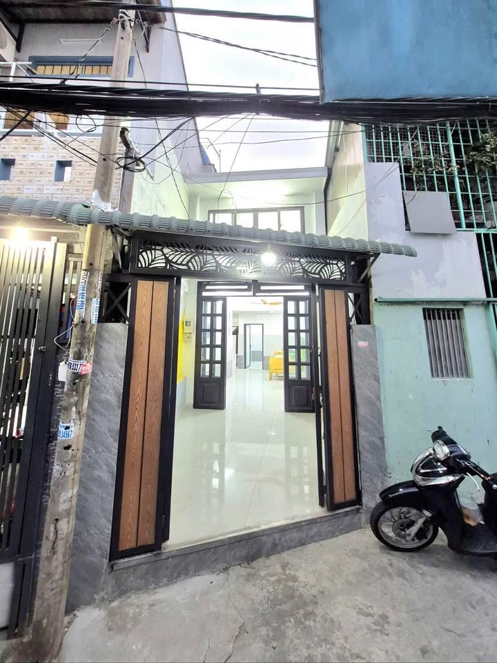 Nhà mặt tiền kinh doanh 1247 Huỳnh Tấn Phát, Quận 7 - Giá 4.3 tỷ, thương lượng ngay!