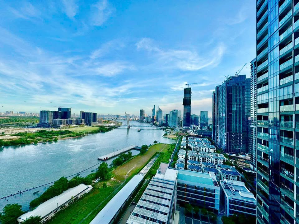 Căn hộ Vinhomes Golden River Quận 1 51m² giá 19 triệu - Full nội thất sang trọng!