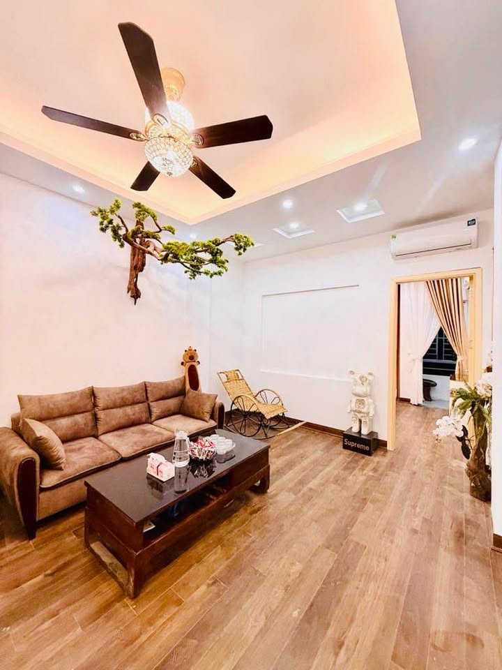 Nhà riêng Nguyễn Văn Huyên 43m² giá 10 tỷ - Đón Tết ngay!