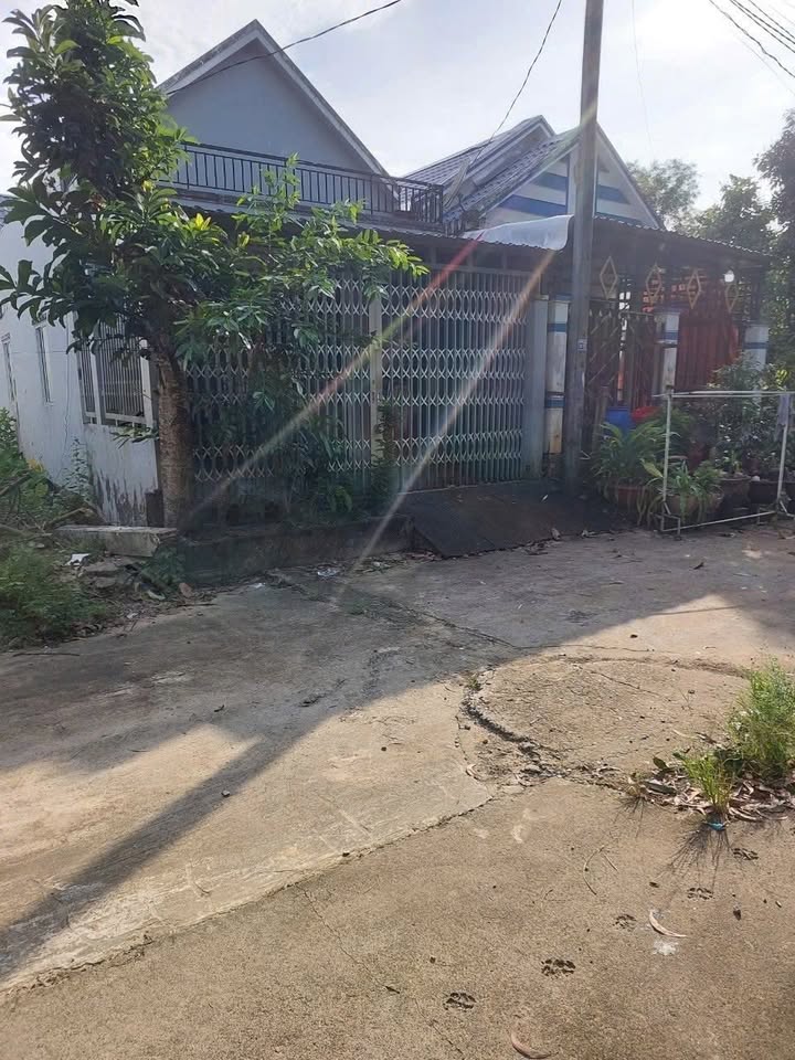 Nhà Cây Thông Phú Quốc 95m² giá 1.25 tỷ - Sổ hồng riêng, ô tô vào tận nơi!