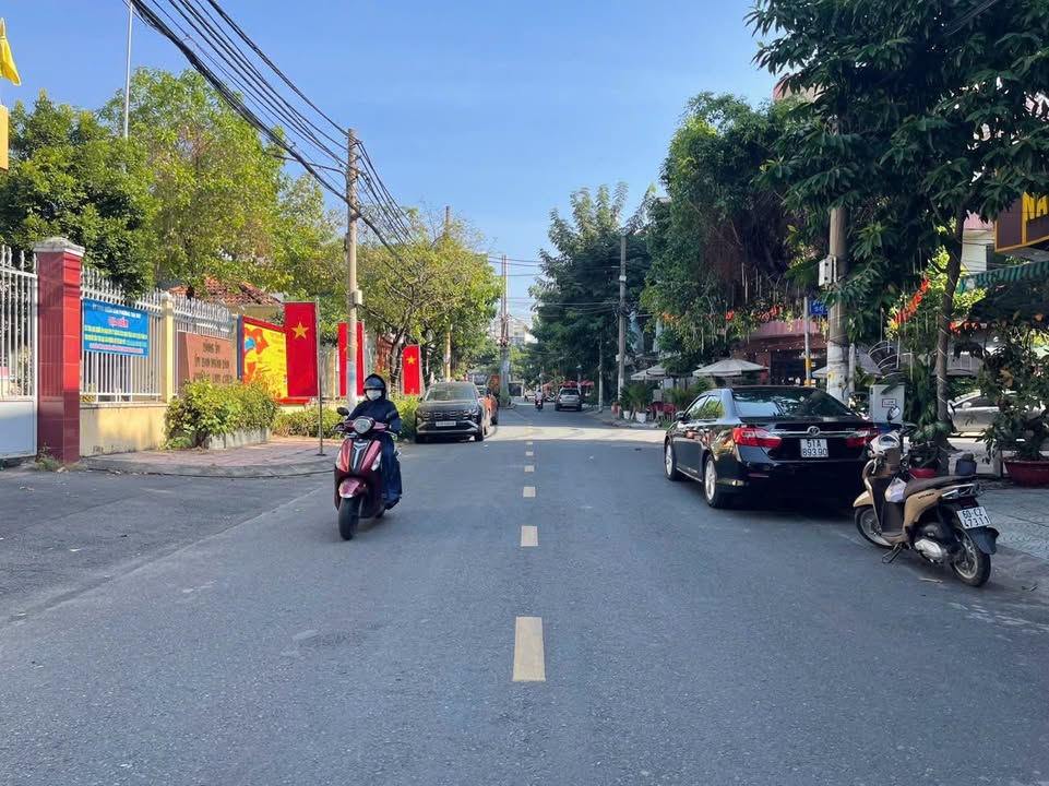 Nhà bán khu VIP Linh Chiểu Thủ Đức 100m² giá 17.6 tỷ - Kinh doanh sầm uất!