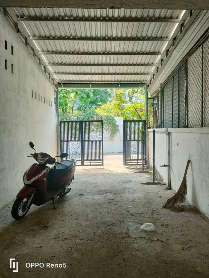 Nhà phố 1 xẹt Quốc Lộ 13, Thủ Dầu Một 100m² giá 3.1 tỷ - Tiềm năng tăng giá cao!