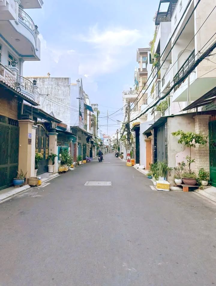 Nhà phố quận Bình Tân 80m² giá 6.8 tỷ - Kinh doanh thuận lợi gần Aeon