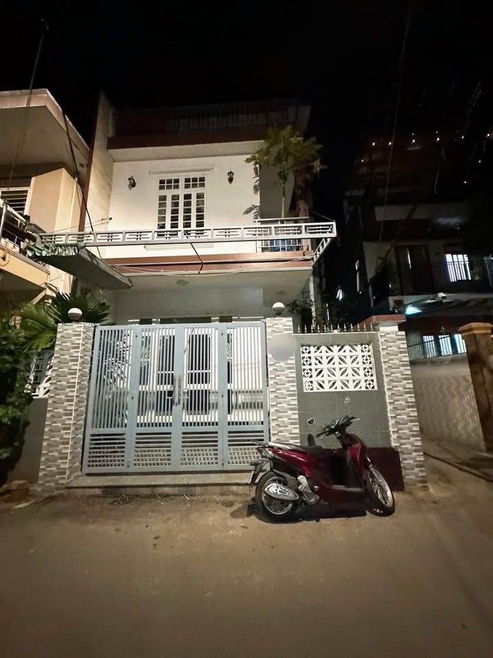 Nhà cho thuê 3 tầng tại Phan Kế Bính, 100m² giá chỉ 16 triệu/tháng - Phù hợp gia đình và kinh doanh!